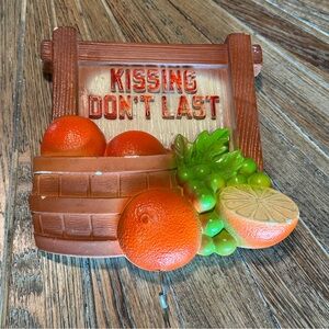 Vintage chalkware kitchen wall spoon tea towel key hook hanger bushel fruit